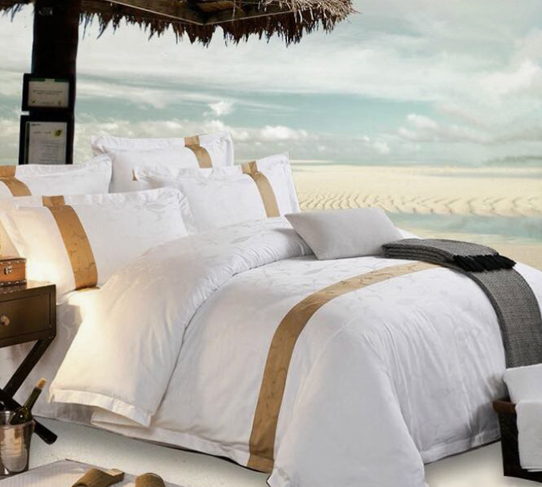 Как правильно чистить постельное белье в отеле?